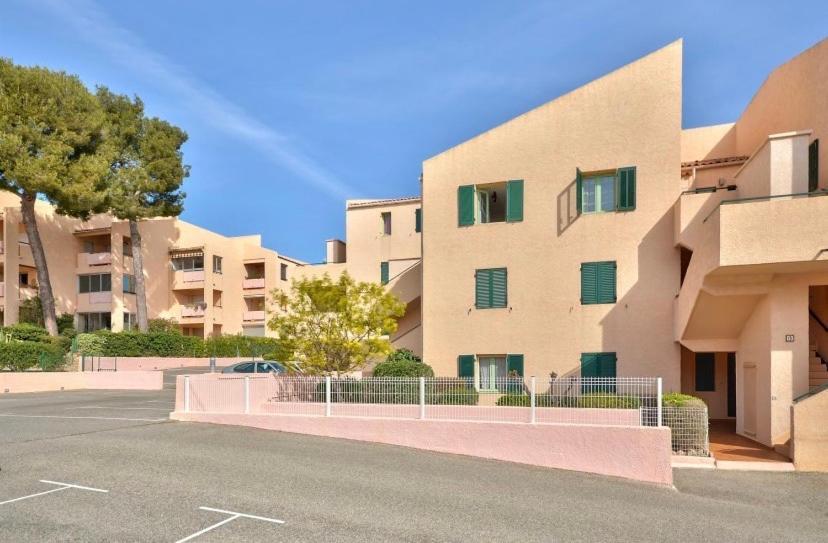 Studio Avec Piscines A 500M De La Plage Bandol Luaran gambar